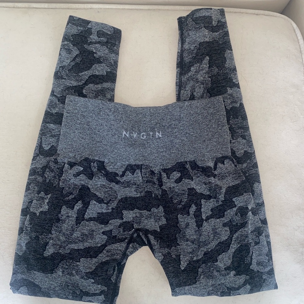 NVGTN CAMO GYM LEGGINGS